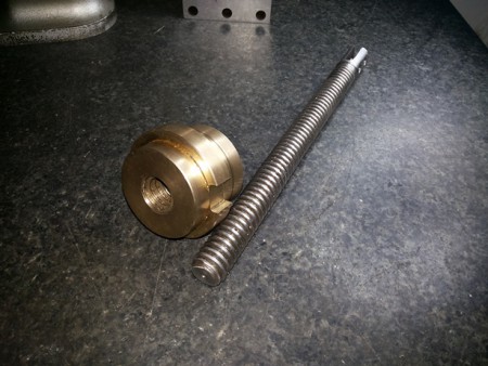 MACHON BRONCE-TORNILLO SINFIN